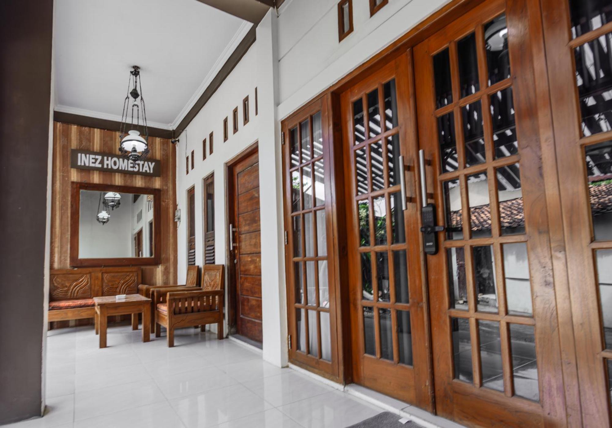 Inez Homestay Yogyakarta Esterno foto