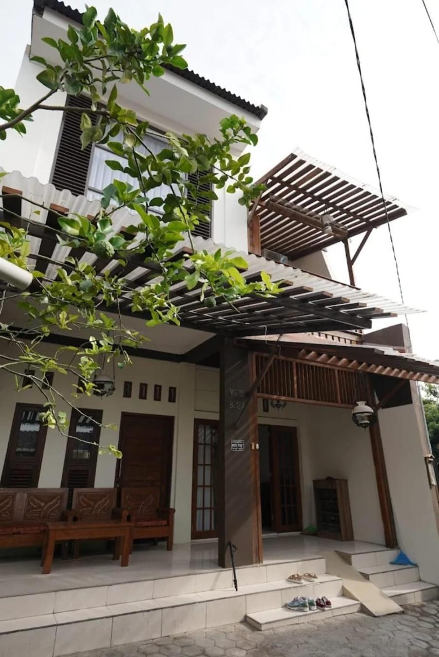 Inez Homestay Yogyakarta Esterno foto